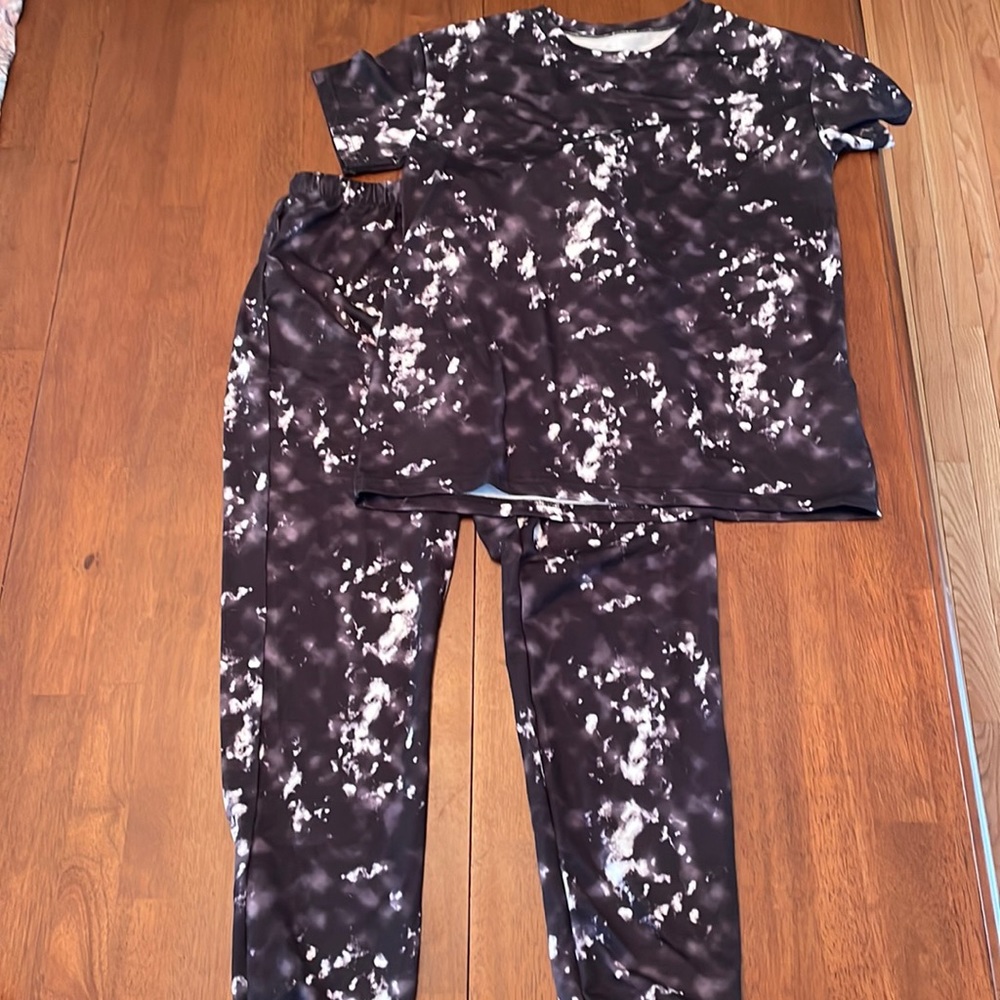 Matching set Pajamas/Lounge Wear